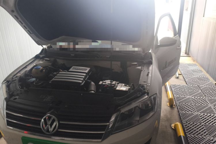 Used Volkswagen Lavida 2013 Revised Classic 1.6L Automatic Fashion Edition Engine Bay Left