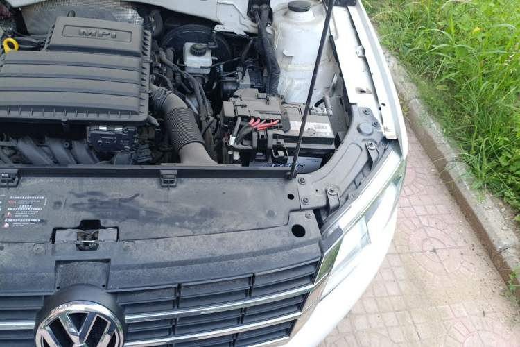 Used Volkswagen Lavida 2013 Revised Classic 1.6L Automatic Fashion Edition Engine Bay Left