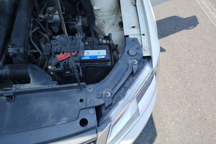 Used Volkswagen Lavida 2013 Revised Version 1.4 TSI DSG Comfort Edition Engine Bay Left