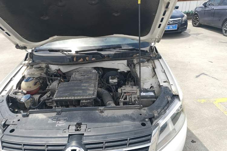 Used Volkswagen Lavida 2013 Restyled Classic 1.6L Automatic Comfort Edition Engine Bay Left