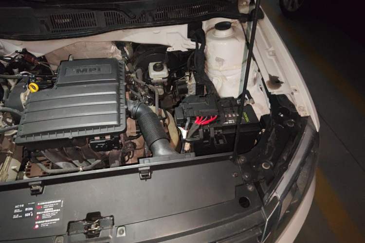 Used Volkswagen Lavida 2013 Revised Classic 1.6L Manual Fashion Edition Engine Bay Left