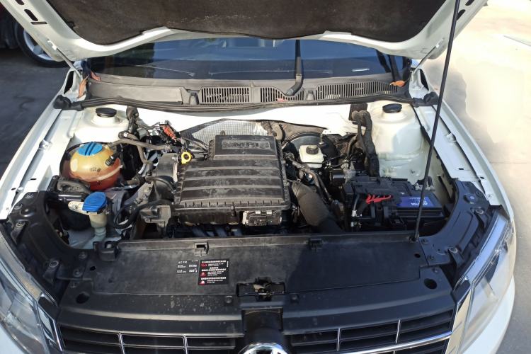 Used Volkswagen Lavida 2013 Restyled Classic 1.6L Automatic Comfort Edition Engine Bay