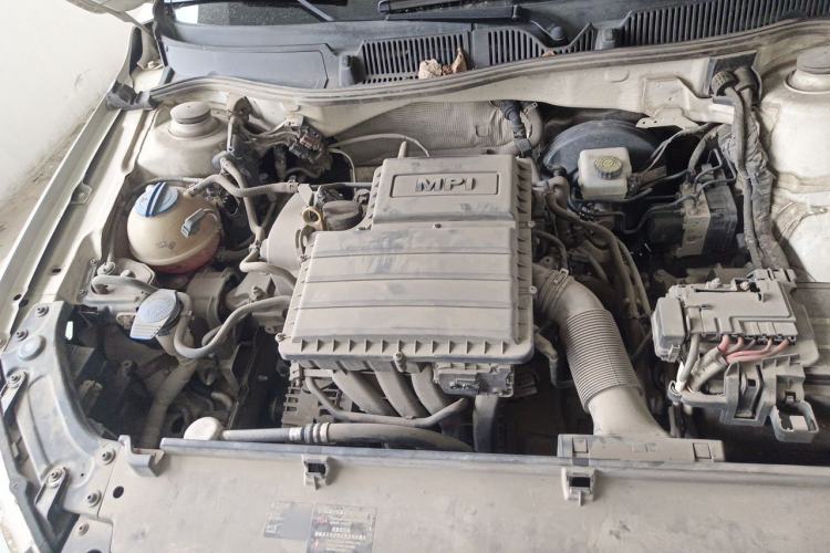 Used Volkswagen Lavida 2013 Revised Classic 1.6L Automatic Fashion Edition Engine Bay