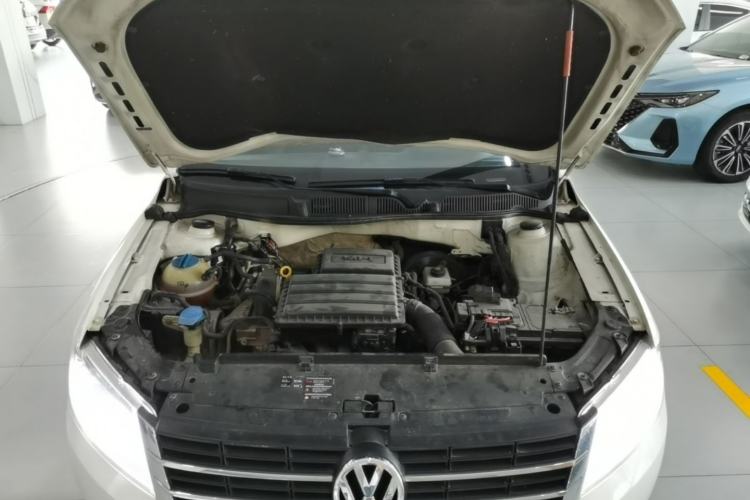 Used Volkswagen Lavida 2013 Revised Classic 1.6L Automatic Fashion Edition Engine Bay