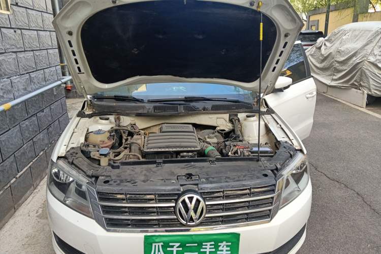 Used Volkswagen Lavida 2013 Revised Classic 1.6L Manual Fashion Edition Engine Bay