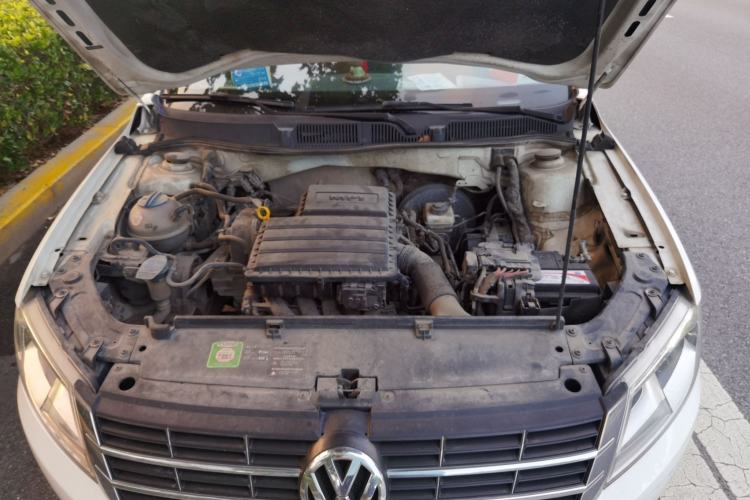 Used Volkswagen Lavida 2013 1.6L Automatic Comfort Edition Engine Bay