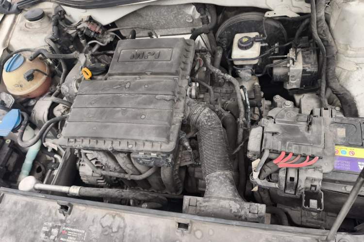 Used Volkswagen Lavida 2013 Restyled Classic 1.6L Automatic Comfort Edition Engine Bay