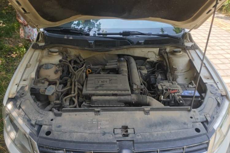 Used Volkswagen Lavida 2013 Revised Version 1.4 TSI Manual Comfort Edition Engine Bay