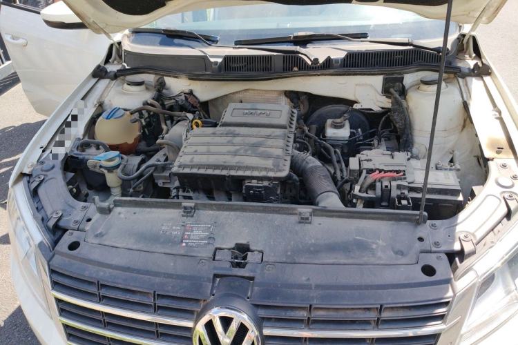 Used Volkswagen Lavida 2013 Revised Classic 1.6L Automatic Fashion Edition Engine Bay