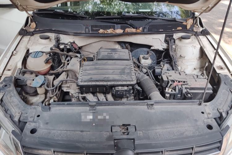 Used Volkswagen Lavida 2013 1.6L Automatic Comfort Edition Engine Bay