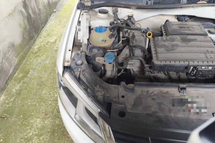 Used Volkswagen Lavida 2013 Restyled Classic 1.6L Manual Comfort Edition Engine Bay Right