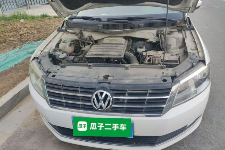 Used Volkswagen Lavida 2013 1.6L Automatic Comfort Edition Engine Bay Right