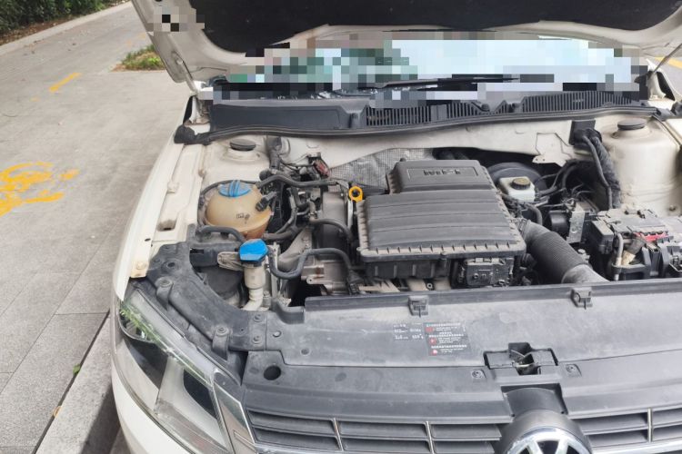 Used Volkswagen Lavida 2013 Restyled Classic 1.6L Manual Comfort Edition Engine Bay Right
