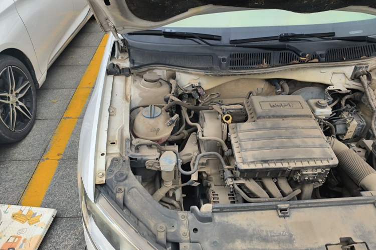 Used Volkswagen Lavida 2013 Revised Classic 1.6L Manual Fashion Edition Engine Bay Right