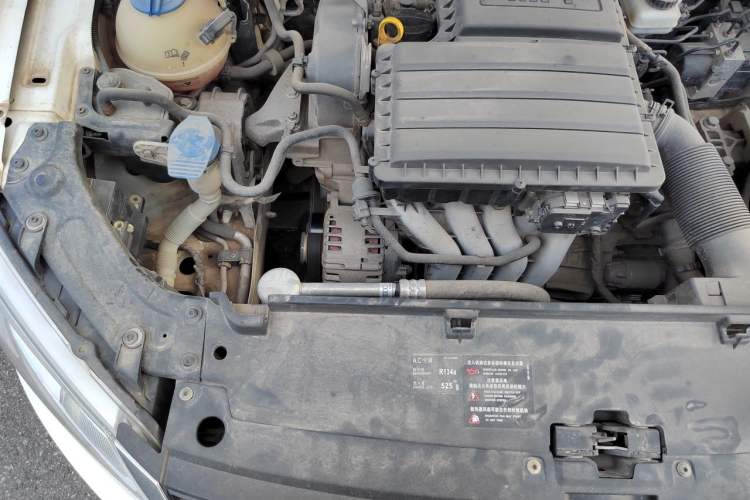 Used Volkswagen Lavida 2013 Revised Classic 1.6L Automatic Fashion Edition Engine Bay Right