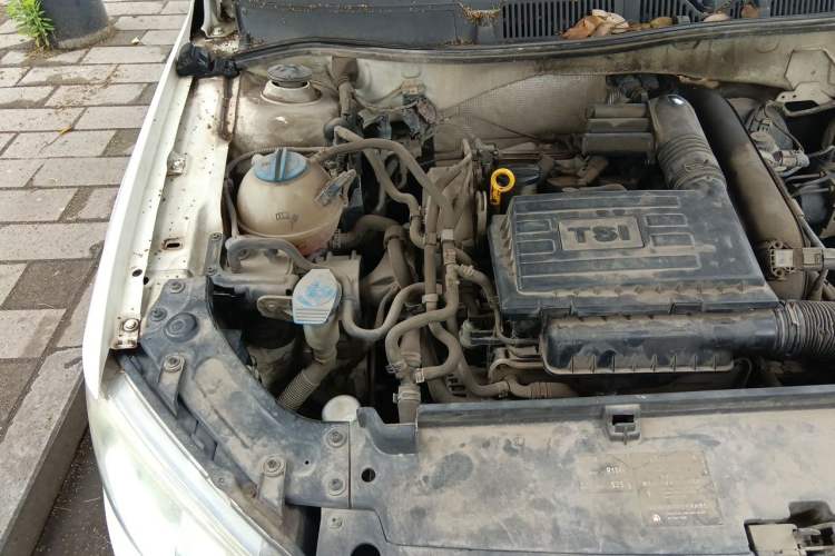 Used Volkswagen Lavida 2013 1.4TSI DSG Comfort Edition Engine Bay Right