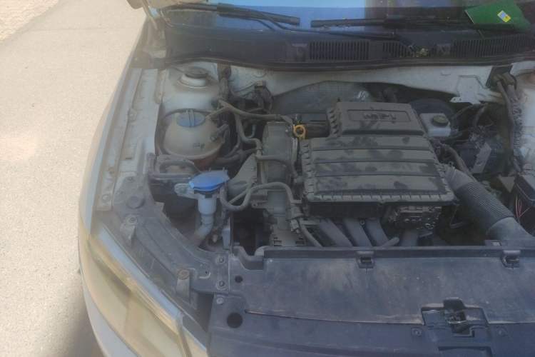 Used Volkswagen Lavida 2013 Revised Classic 1.6L Automatic Fashion Edition Engine Bay Right