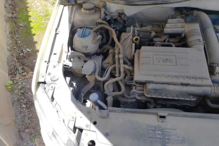 Used Volkswagen Lavida 2013 1.4TSI Manual Comfort Edition Engine Bay Right