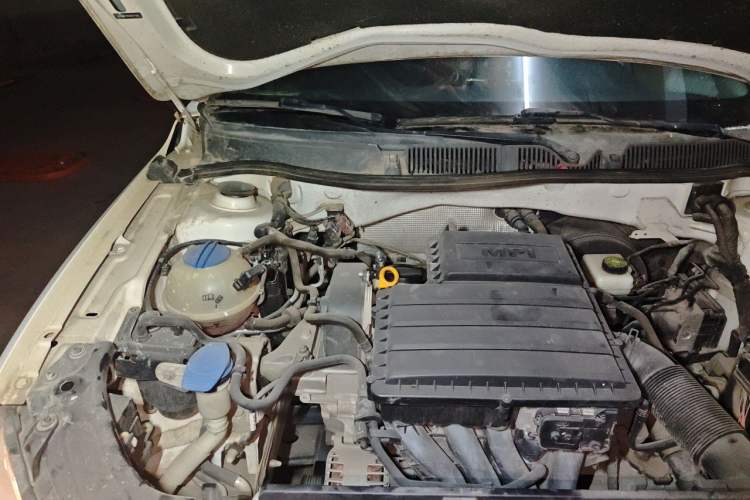Used Volkswagen Lavida 2013 Restyled Classic 1.6L Automatic Comfort Edition Engine Bay Right