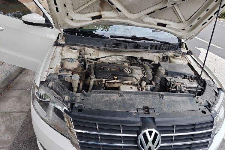 Used Volkswagen Lavida 2013 1.4TSI DSG Comfort Edition Engine Bay Right