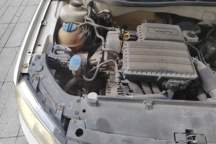 Used Volkswagen Lavida 2013 Revised Classic 1.6L Automatic Fashion Edition Engine Bay Right