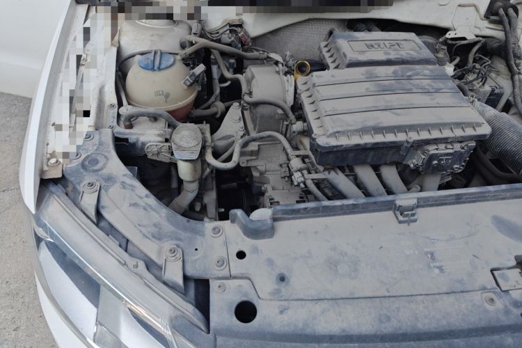 Used Volkswagen Lavida 2013 Revised Classic 1.6L Manual Fashion Edition Engine Bay Right