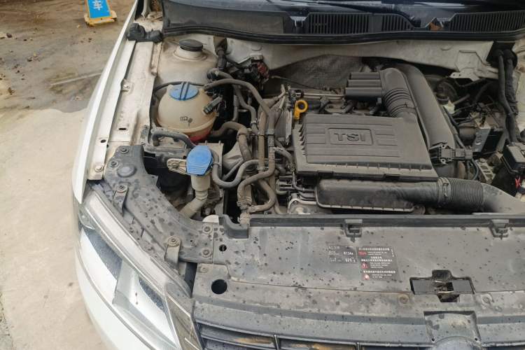 Used Volkswagen Lavida 2013 1.4TSI Manual Comfort Edition Engine Bay Right