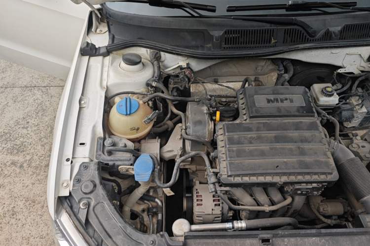 Used Volkswagen Lavida 2013 Restyled Classic 1.6L Manual Comfort Edition Engine Bay Right