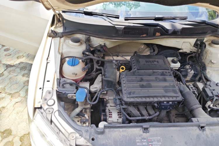 Used Volkswagen Lavida 2013 Revised Classic 1.6L Automatic Fashion Edition Engine Bay Right