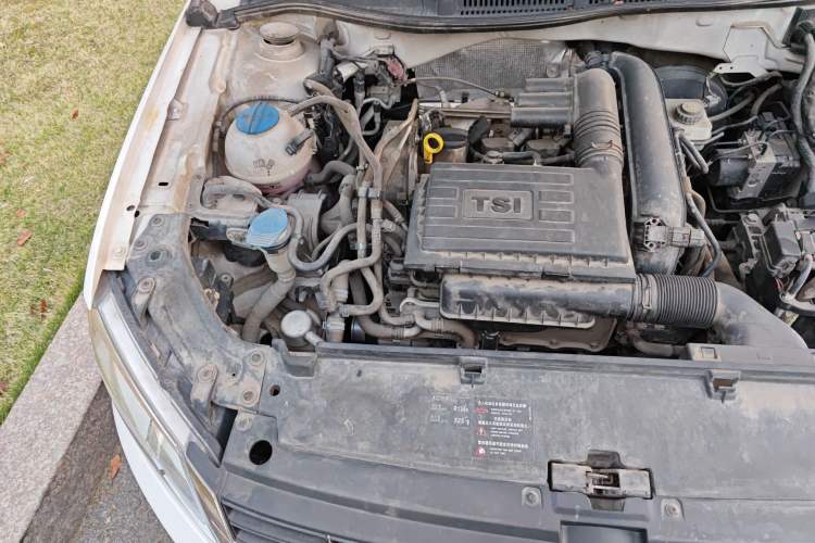 Used Volkswagen Lavida 2013 Revised Version 1.4 TSI Manual Comfort Edition Engine Bay Right