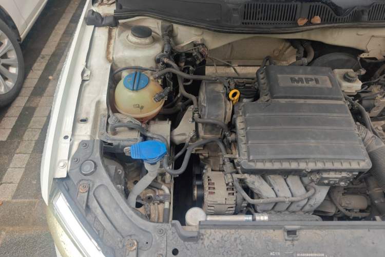 Used Volkswagen Lavida 2013 Revised Classic 1.6L Automatic Fashion Edition Engine Bay Right