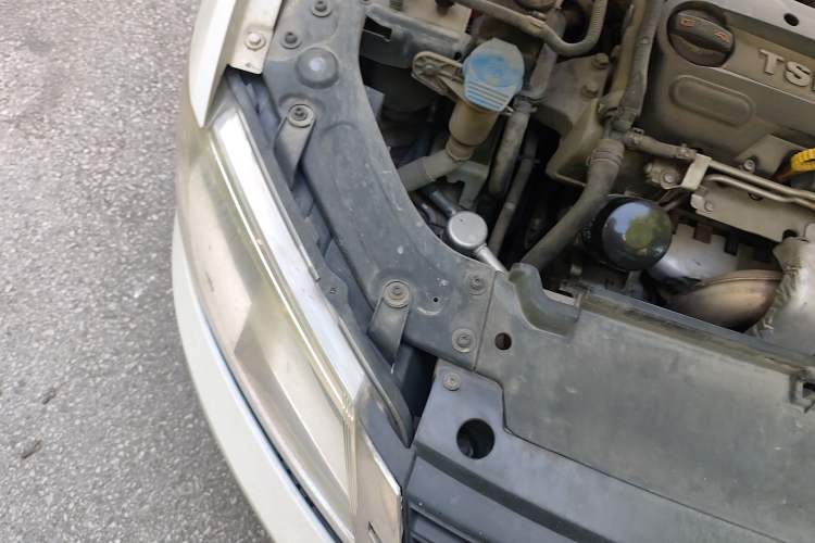 Used Volkswagen Lavida 2013 1.4TSI DSG Comfort Edition Engine Bay Right