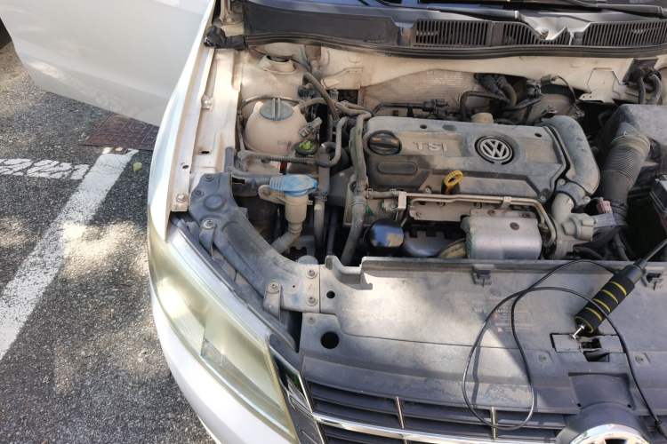 Used Volkswagen Lavida 2013 1.4TSI DSG Comfort Edition Engine Bay Right