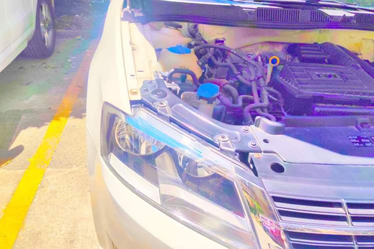Used Volkswagen Lavida 2013 1.4TSI DSG Comfort Edition Engine Bay Right