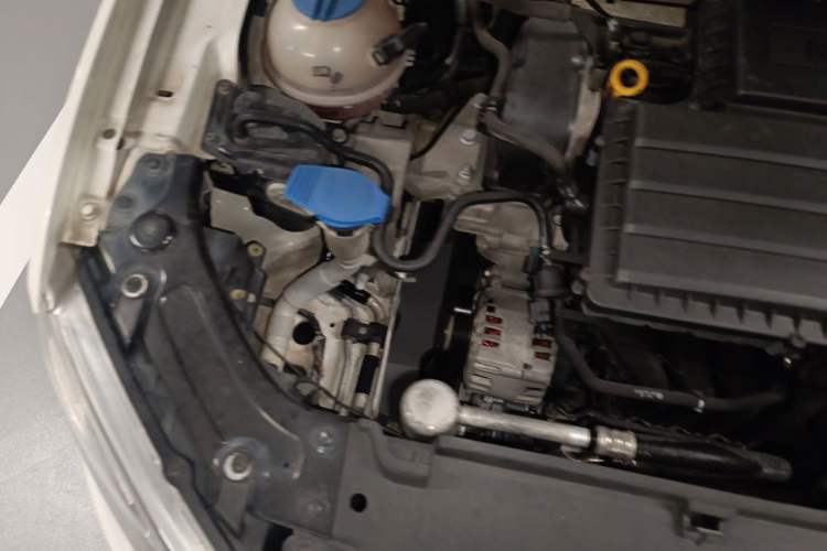 Used Volkswagen Lavida 2013 Revised Classic 1.6L Manual Fashion Edition Engine Bay Right