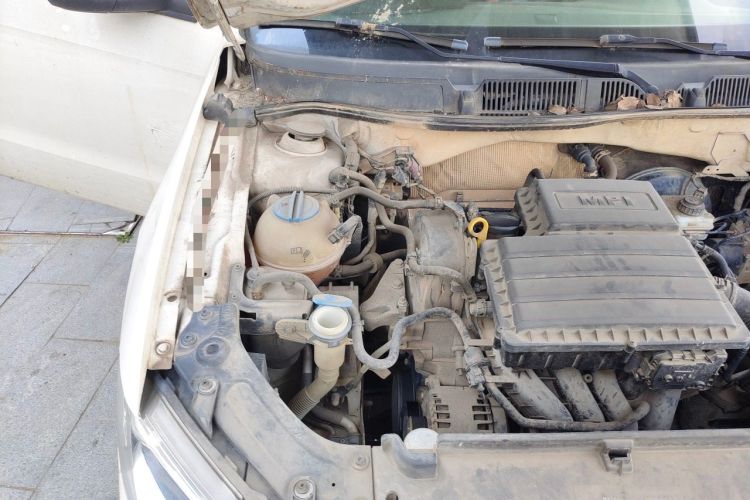 Used Volkswagen Lavida 2013 Revised Classic 1.6L Automatic Fashion Edition Engine Bay Right