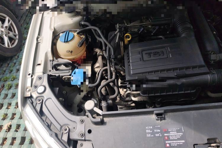 Used Volkswagen Lavida 2013 Revised Version 1.4 TSI DSG Comfort Edition Engine Bay Right