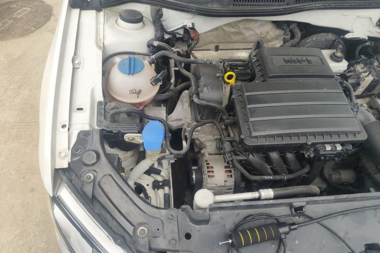 Used Volkswagen Lavida 2013 Revised Classic 1.6L Automatic Fashion Edition Engine Bay Right