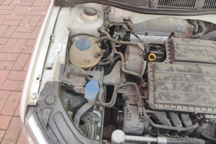 Used Volkswagen Lavida 2013 Revised Classic 1.6L Automatic Fashion Edition Engine Bay Right