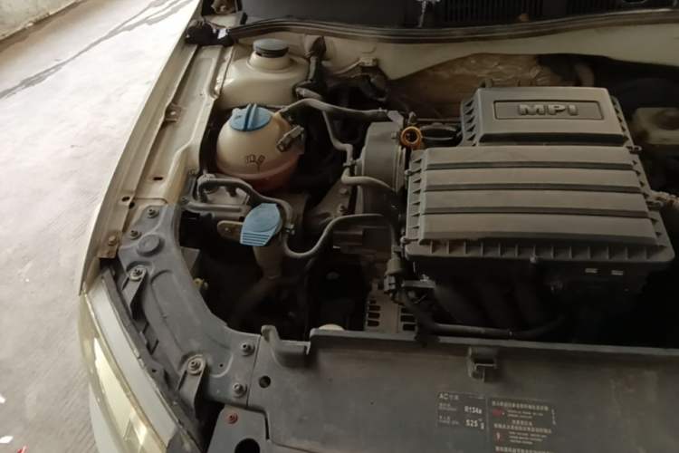 Used Volkswagen Lavida 2013 Revised Classic 1.6L Manual Fashion Edition Engine Bay Right
