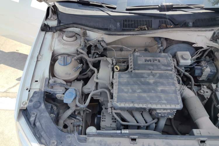 Used Volkswagen Lavida 2013 Revised Classic 1.6L Manual Fashion Edition Engine Bay Right