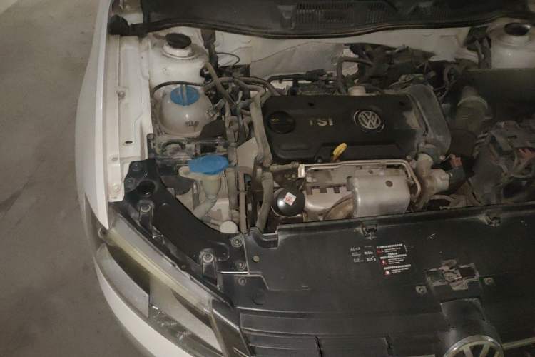 Used Volkswagen Lavida 2013 1.4TSI DSG Comfort Edition Engine Bay Right