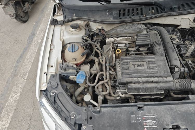 Used Volkswagen Lavida 2013 Revised Version 1.4 TSI DSG Comfort Edition Engine Bay Right