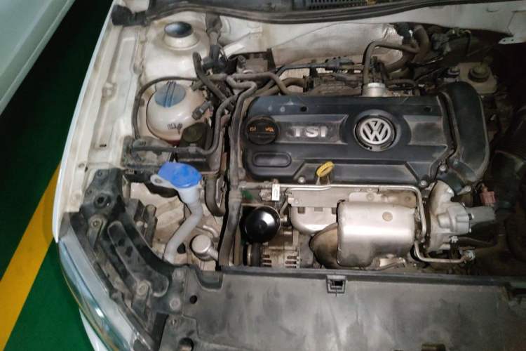 Used Volkswagen Lavida 2013 1.4TSI DSG Comfort Edition Engine Bay Right