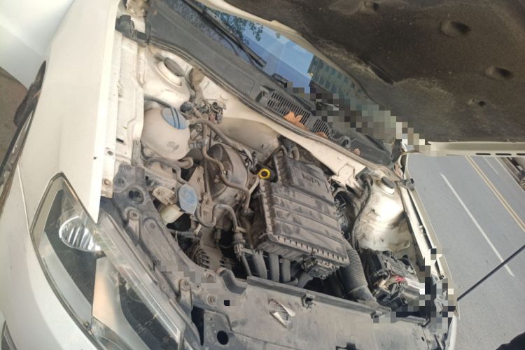 Used Volkswagen Lavida 2013 1.6L Manual Comfort Edition Engine Bay Right