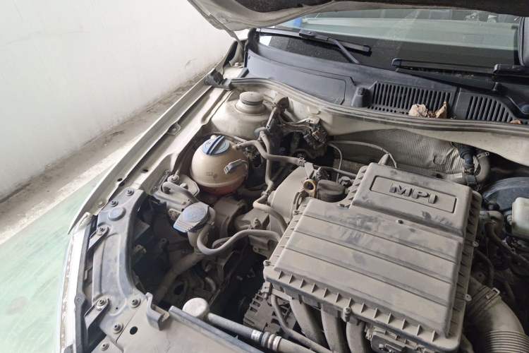 Used Volkswagen Lavida 2013 Revised Classic 1.6L Automatic Fashion Edition Engine Bay Right