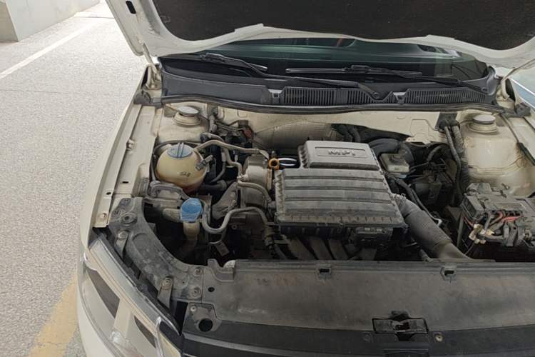 Used Volkswagen Lavida 2013 Revised Classic 1.6L Automatic Fashion Edition Engine Bay Right