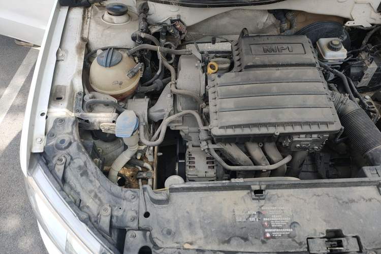 Used Volkswagen Lavida 2013 Revised Classic 1.6L Automatic Fashion Edition Engine Bay Right
