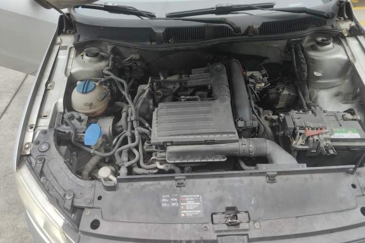 Used Volkswagen Lavida 2013 1.4TSI DSG Comfort Edition Engine Bay Right