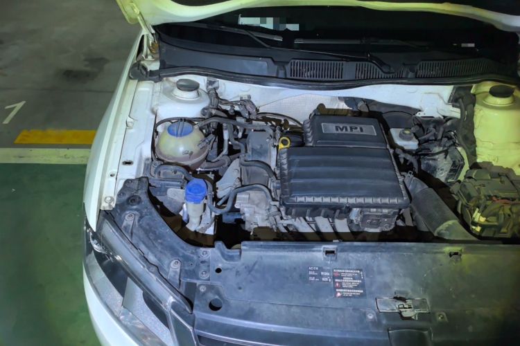 Used Volkswagen Lavida 2013 Restyled Classic 1.6L Manual Comfort Edition Engine Bay Right